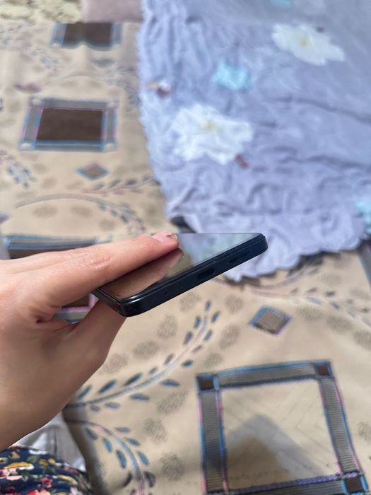 Продаю телефон..