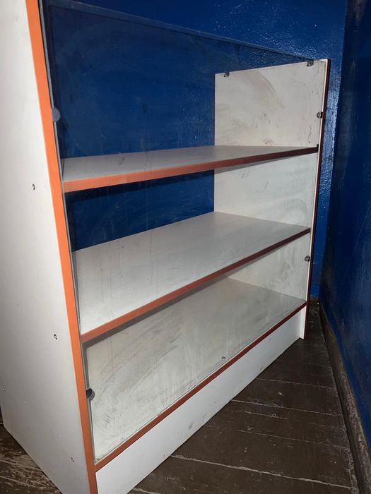 Стеклянные открытые торговые ветрины