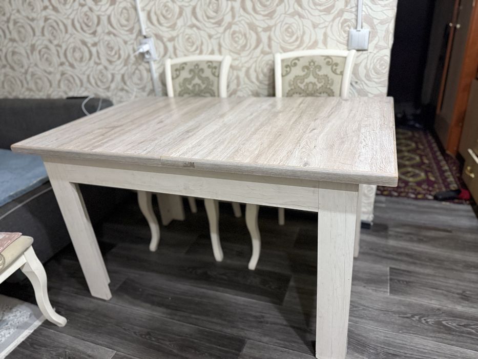 Поодам стол +книжный стол