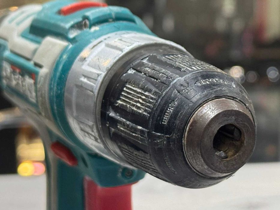 Акумулаторен винтоверт Total TDLI2002, две батерии и зарядно