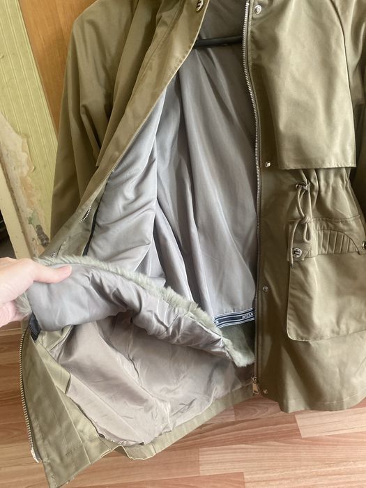 Продаеться куртка женская