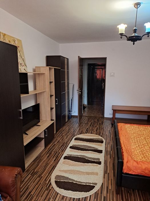 Închiriez garsonieră Brazda lui  Novac,  etaj 1