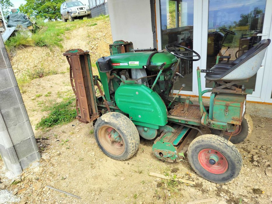 Mașină de tuns iarbă