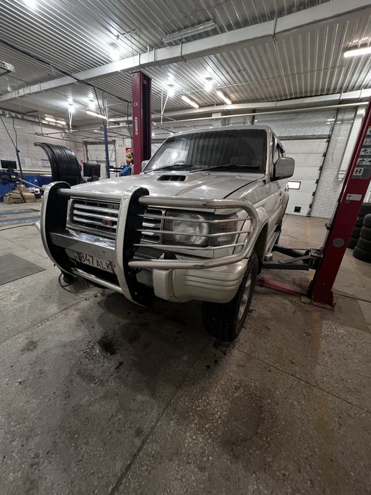 Mitsubishi pajero 2