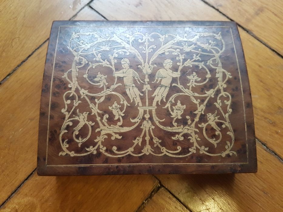 Cutie lemn italiana lucrata manual incrustatii model ingeri