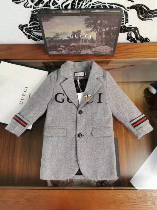 новое пальто детское GUCCI  весна осень