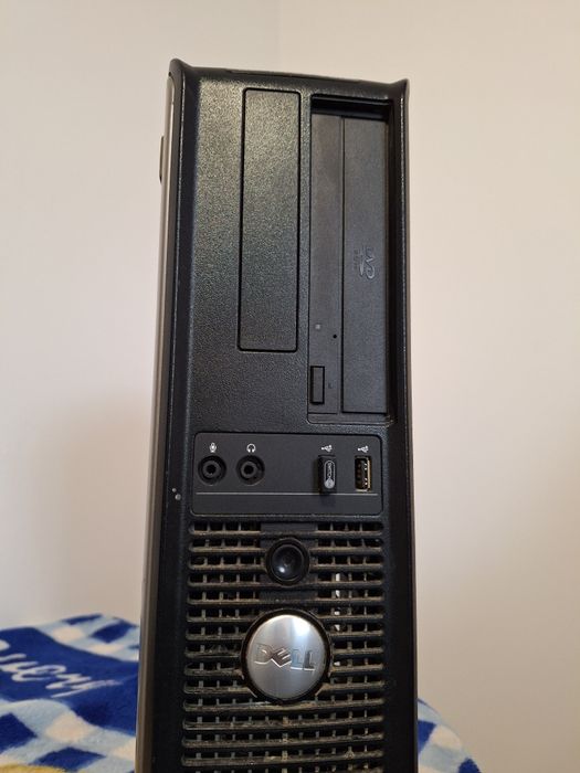 Vând PC Dell în stare foarte bună