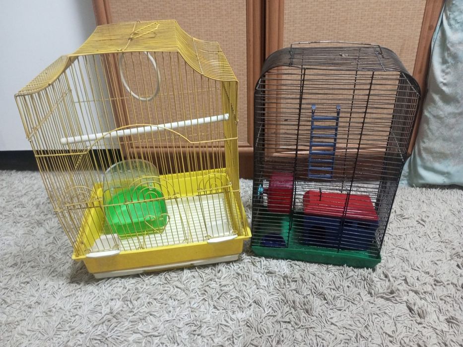 Продам 2 клетки для