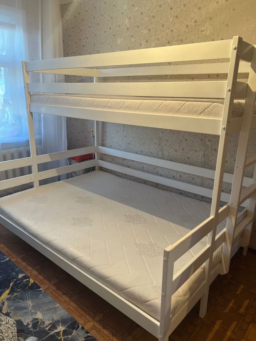 Двухъярусная кровать