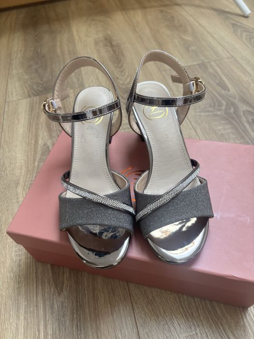 Sandale elegante Formazzione 35