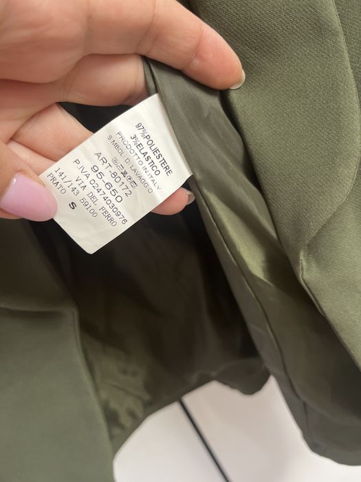 Маслено зелено сако с набран ръкав