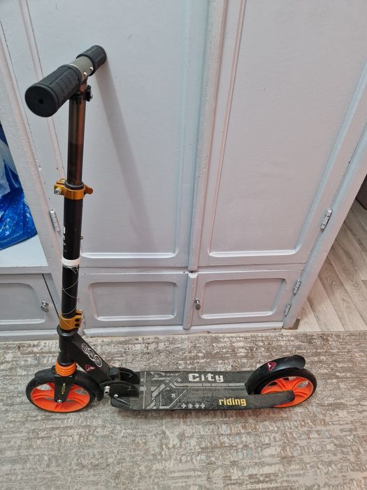 Самокат детский практически новый