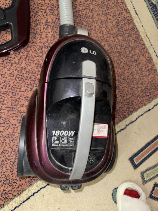 Продается рабочий пылесос LG
