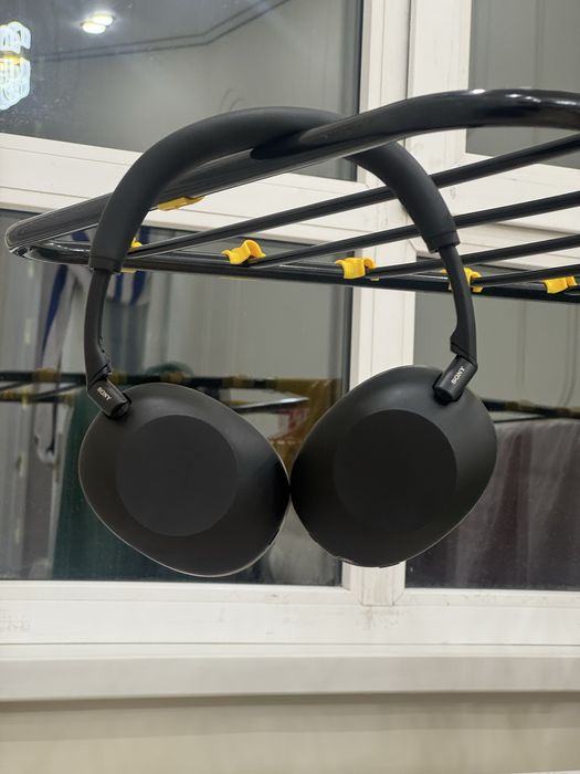 Sony wh-1000xm6.