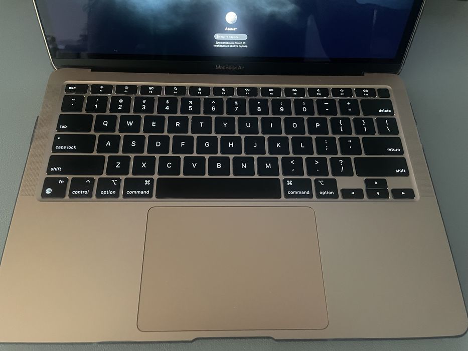 Продам macbook air m1
