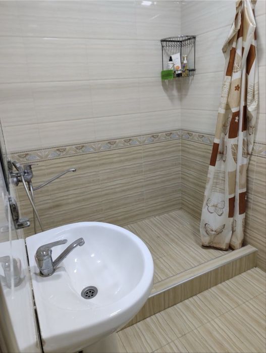 Срочно сдается 2х комнатная квартира семьям 250$