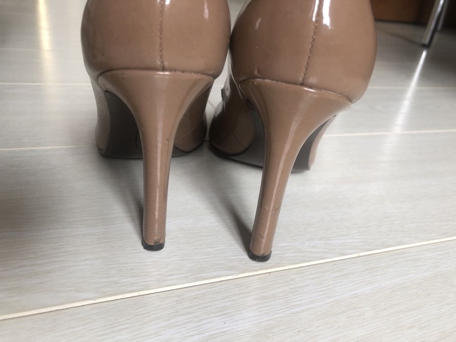 Продам женские туфли