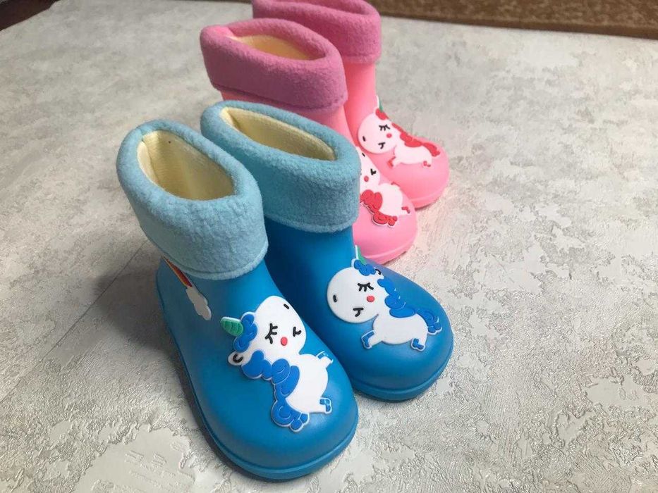 резиновые сапожки для девочек.