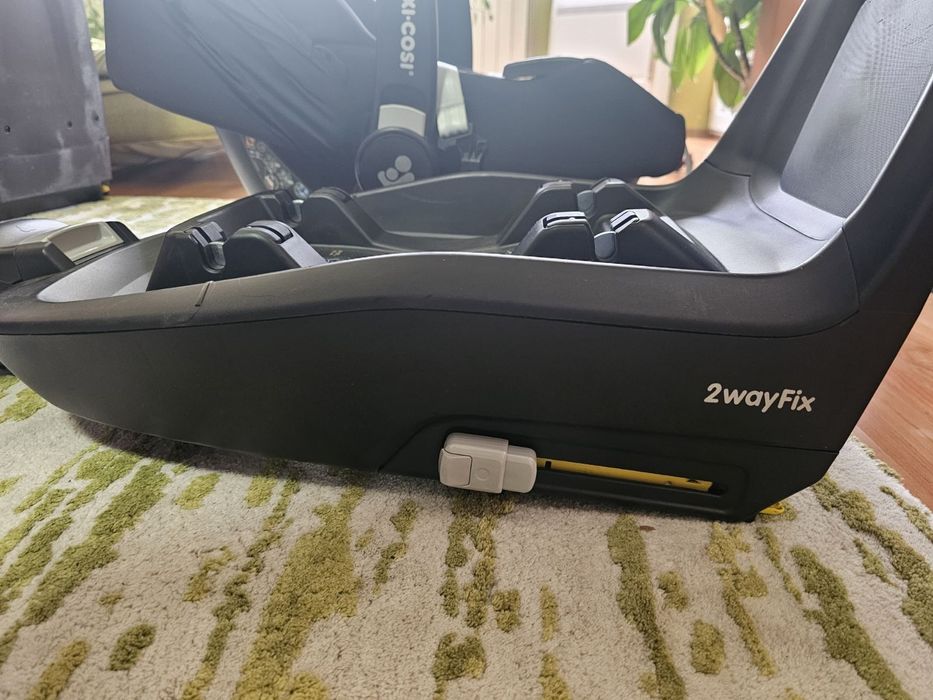 Столче Maxi Cosi Cabriofix и база 2way