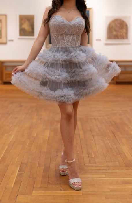 Кокетна бална рокля