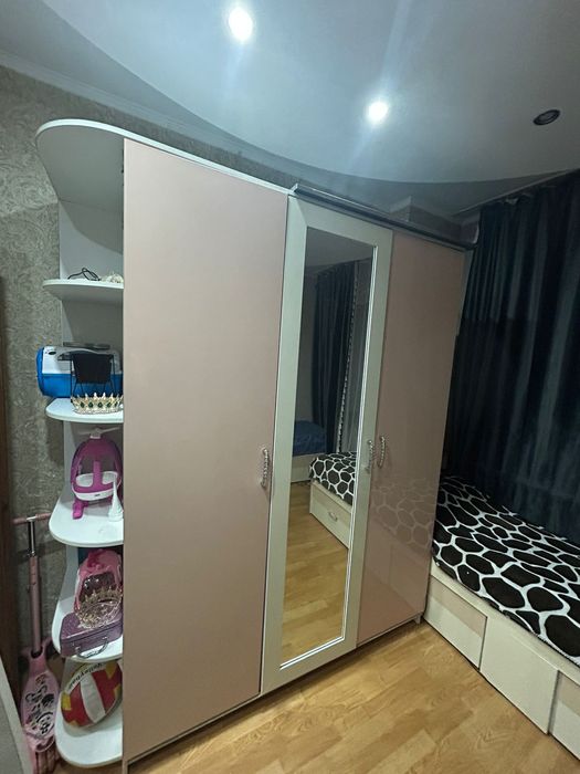 Спальный гарнитур с двумя кроватями