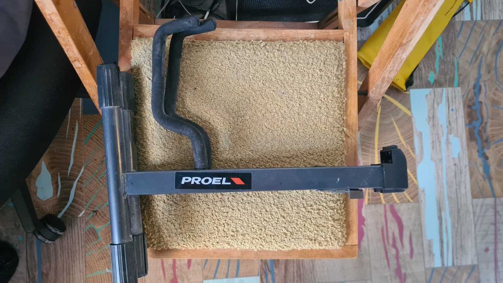 СПЕШНО! Стойка за китара, Proel