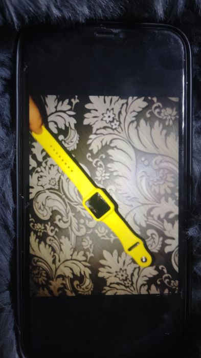 Продам часы Appel Watch нет зарядки коробки