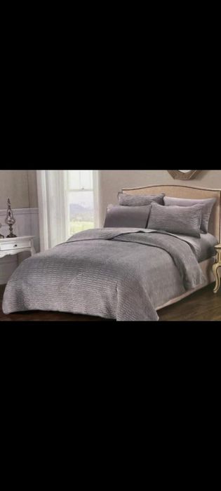 Покрывало с наволочками и без наволочки