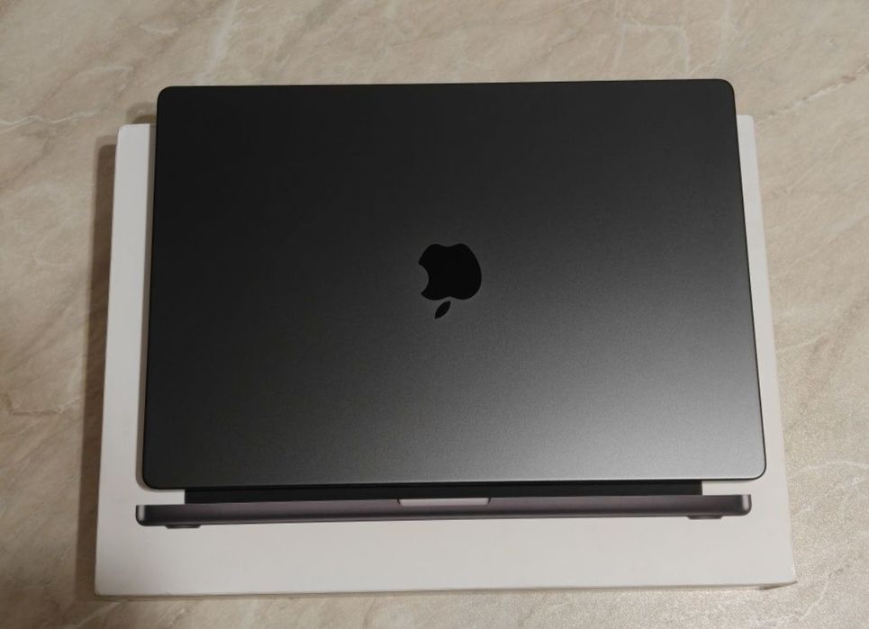 MacBook Pro 16 M4PRO 24/512 14 циклов
