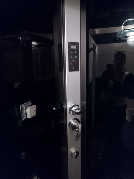 Хидро масажна душ кабина