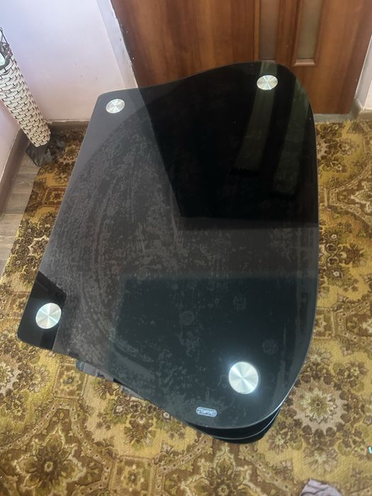 Продам столик под телевизор