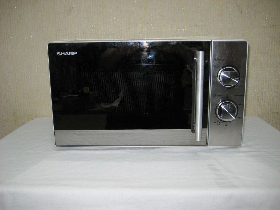 Микроволновая печь SHARP оригинал идеальном рабочим состоянии!