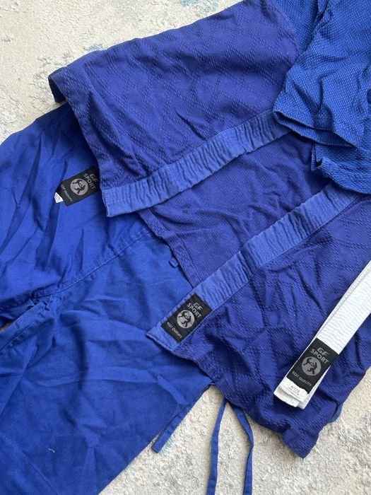 Продаеться кимано