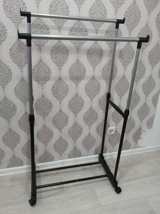 Продам вешалку. Состояние отличное