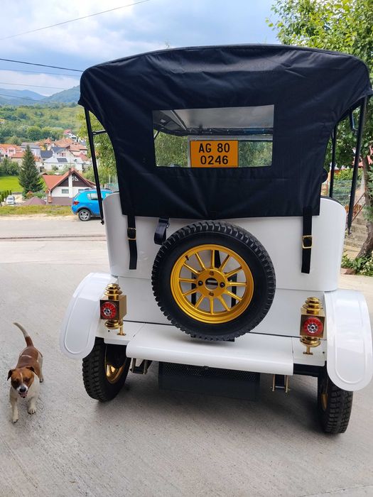 Vând mașina electrica stil epoca