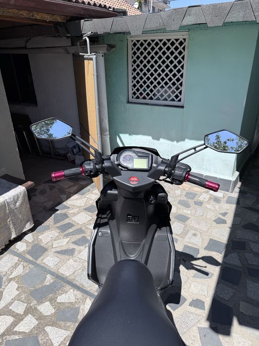 Aprilia SR 50 Скутер