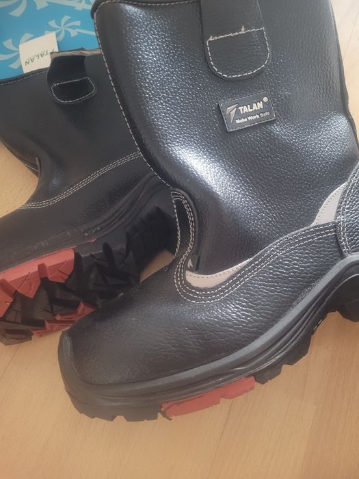 Продам мужские рабочие сапоги