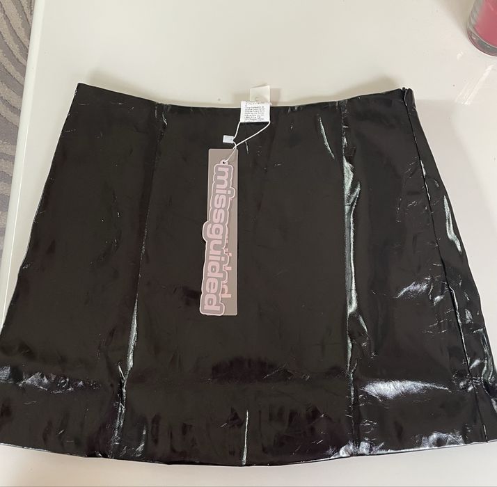 Черна кожена пола Missguided с етикет