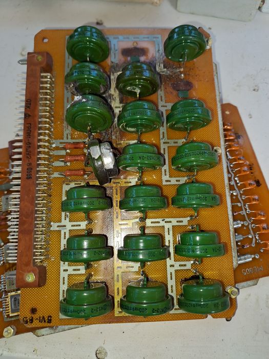 Радиодетали платы приборы