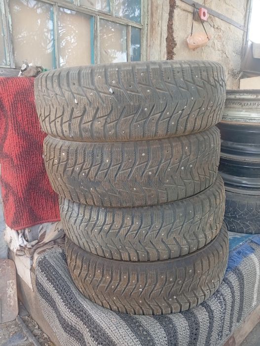 Продам зимние шины и диски ваз.