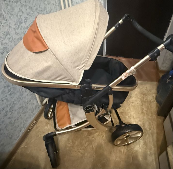 Коляска прогулочная