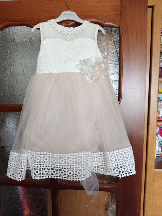 Детские нарядные платья.