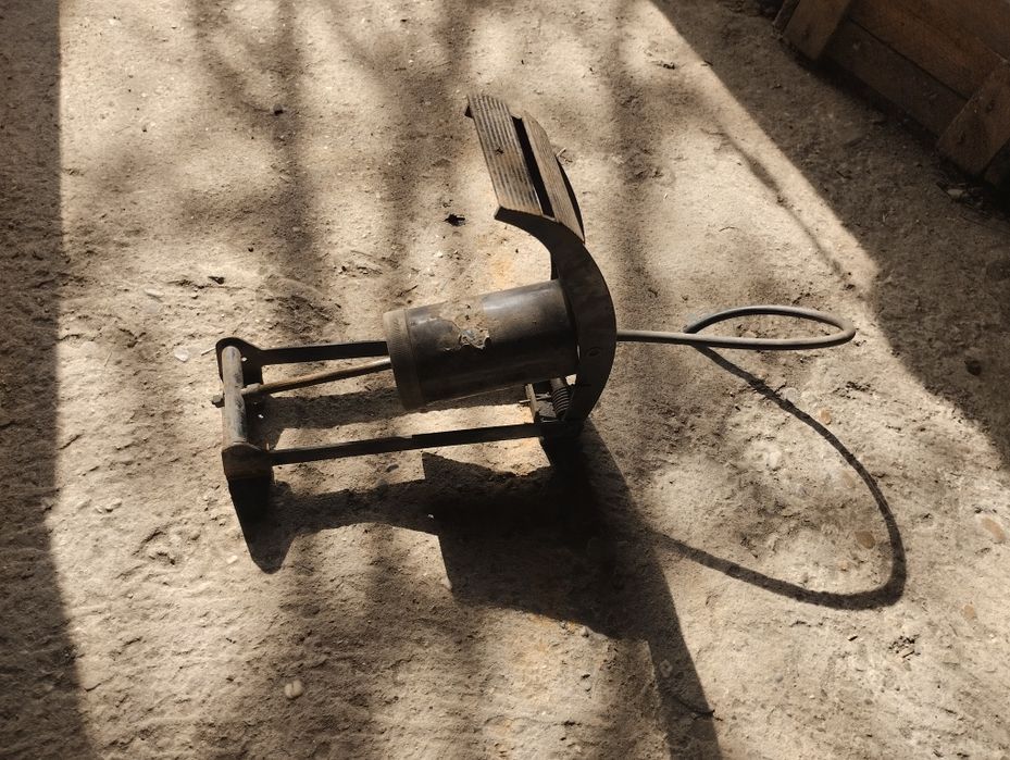 Ножной.   Насос..