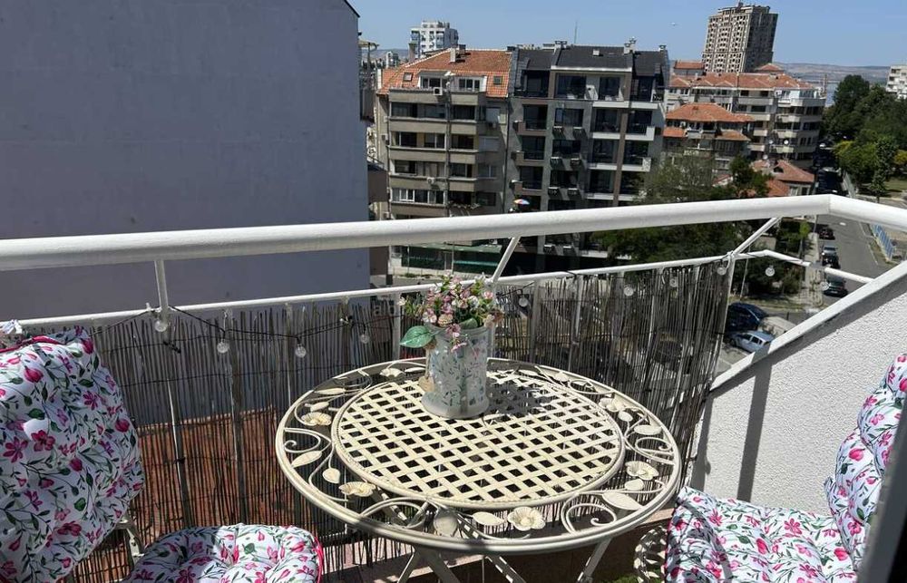 Продава се Тристаен апартамент в Бургас, Лазур - 61 кв.м за 3771 €/кв.м - Снимка #5