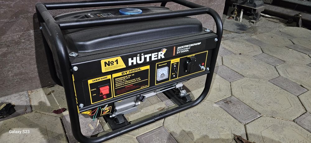 Генератор  бензиновая Huter DY3000L