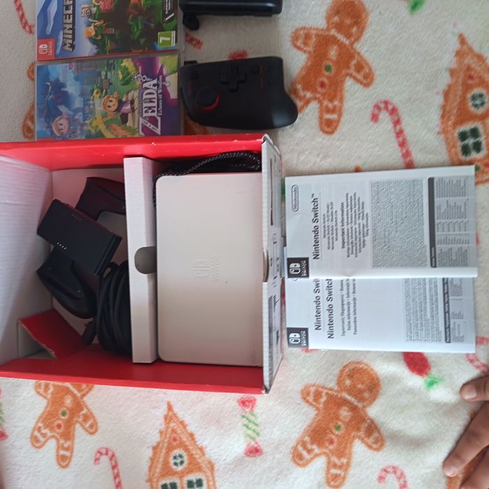 Nintendo Switch Oled +Hori Split Pad Pro Joy Cons+Minecraft cu Mario Mash up + Zelda Echoes of Widsom