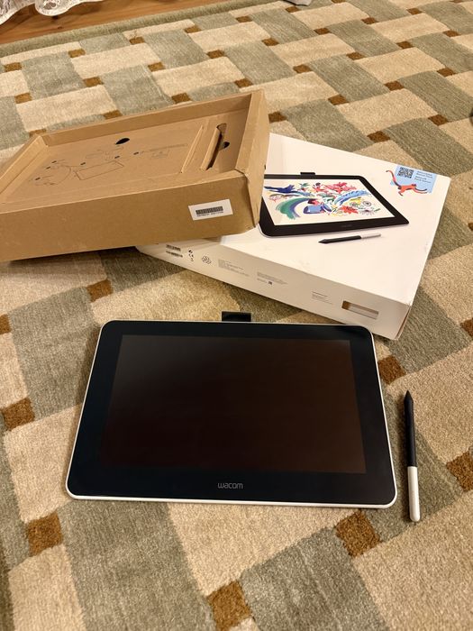 Tableta grafica cu display Wacom One 13