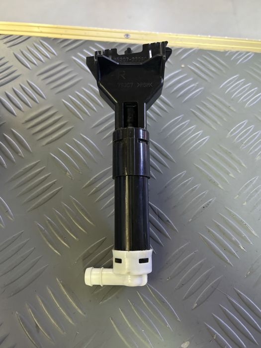 Омыватель фар камри 40-45 правый