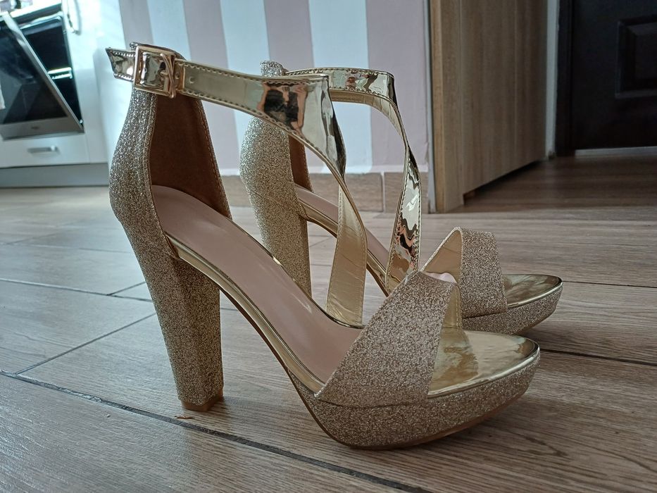 Sandale elegante