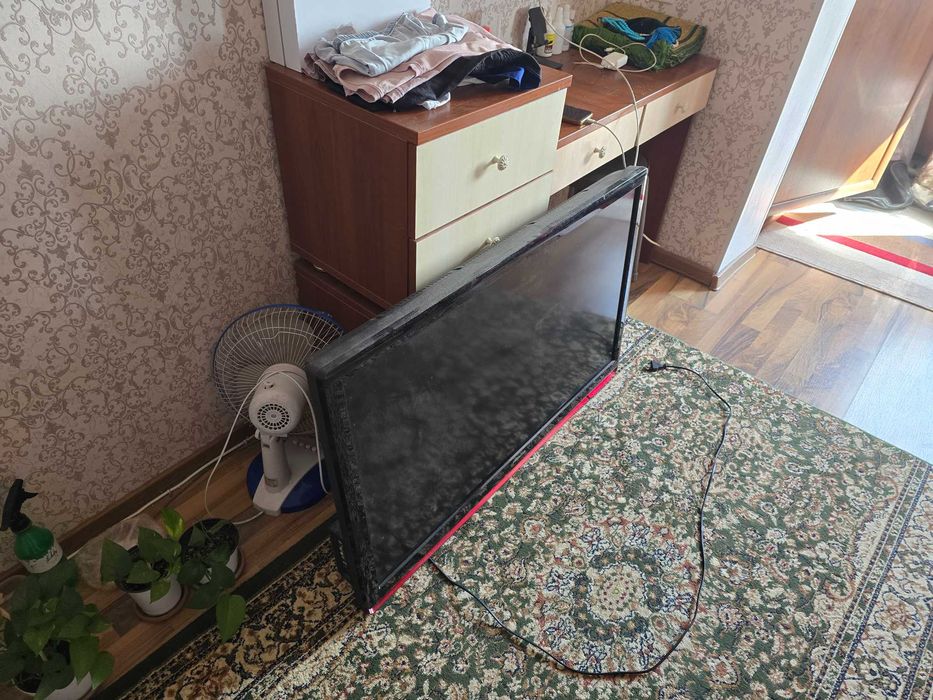 Продам телевизор Hitachi L42N03A